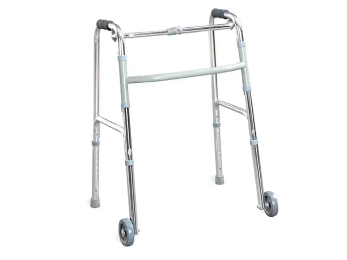MOVING WALKER WITH WHEELS