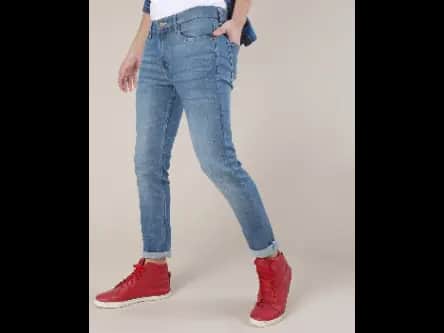 Men Lightly Washed Slim Fit Jeans