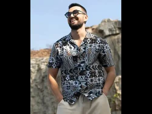 Men Printed Regular Fit Shirt with Spread Collar