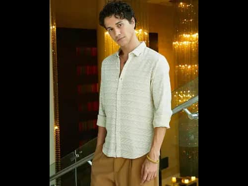 Men Regular Fit Shirt with Spread Collar