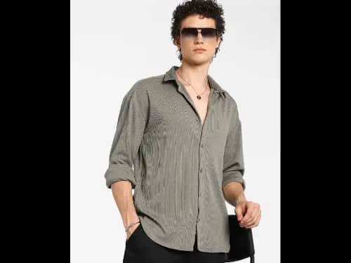 Men Regular Fit Shirt with Spread Collar