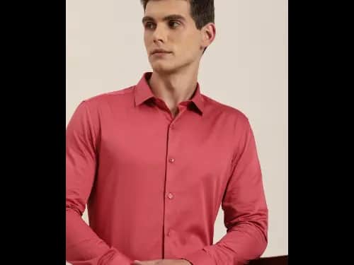 Men Classic Slim Fit Opaque Formal Shirt