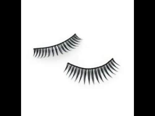 Styling Eyelashes 1218