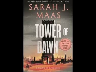 Tower of Dawn : The Throne of Glass by Sarah J. Maas