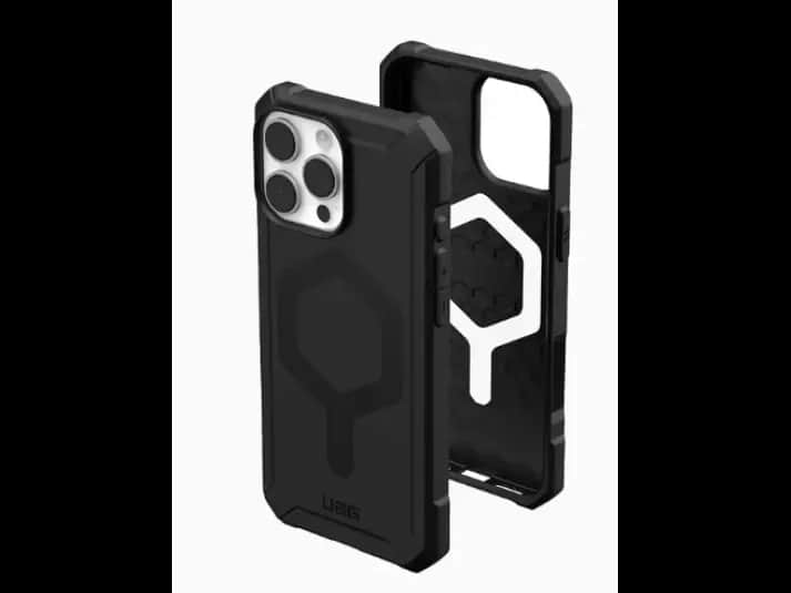 UAG Essential Armor with MagSafe