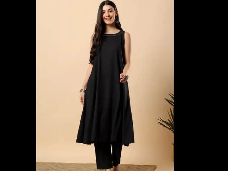 Round Neck Sleeveless Kurta With Trousers