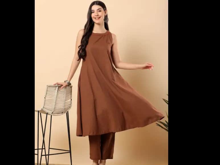 Round Neck Sleeveless Kurta With Trousers