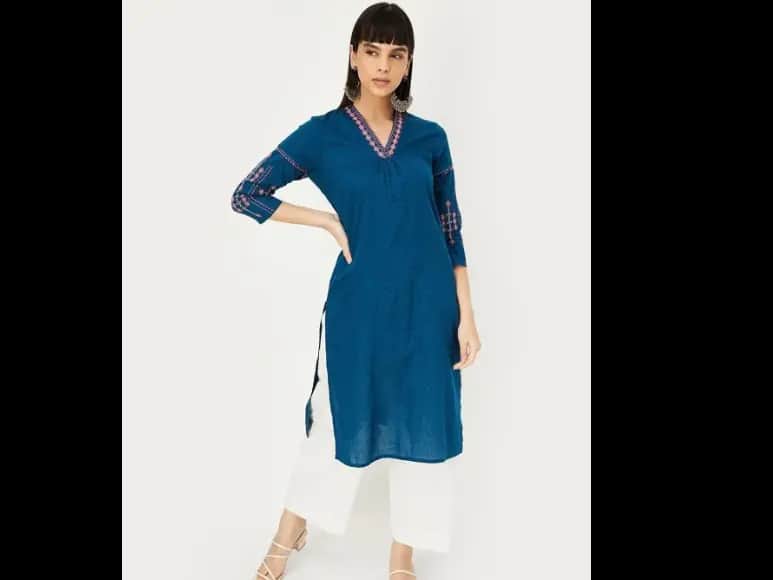Geometric Self Design V-Neck Thread Work Kurta