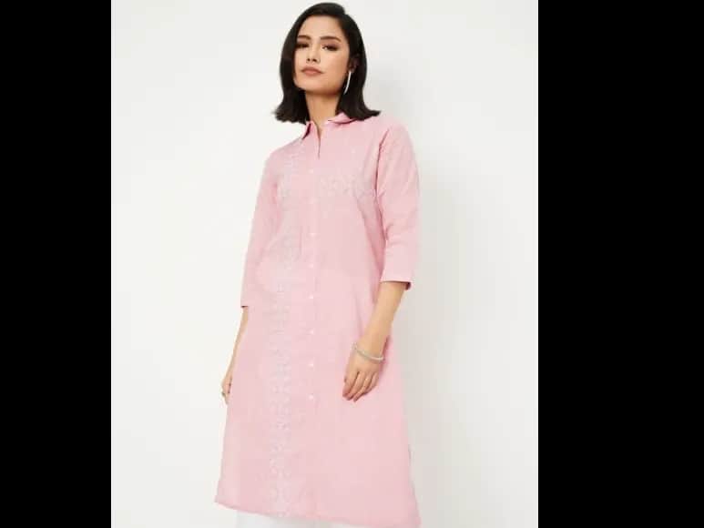 Ethnic Motifs Embroidered High Slit Shirt Collar Straight Kurta