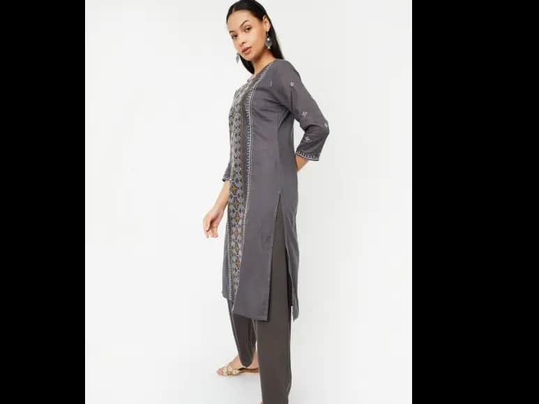 Geometric Embroidered Round Neck Thread Work Cotton Straight Kurta