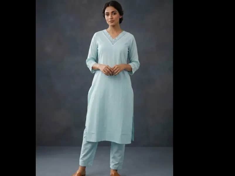Smart Regular Thread Work Kurta with Trousers