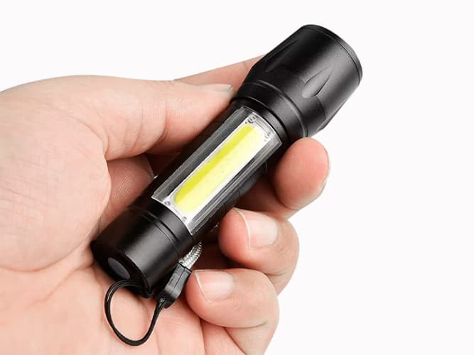 Mini LED USB Rechargeable Flashlight 3W (2)