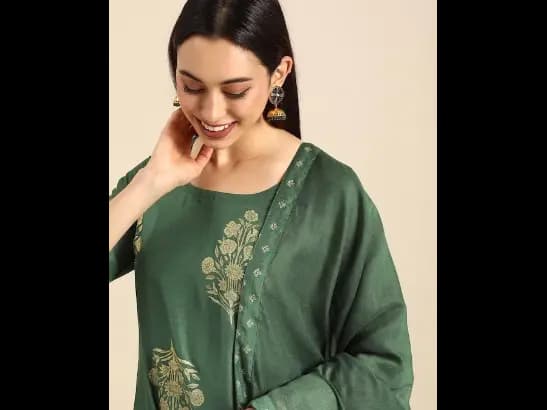 Women Green Floral Printed Regular Kurta with Trousers & With Dupatta (3)