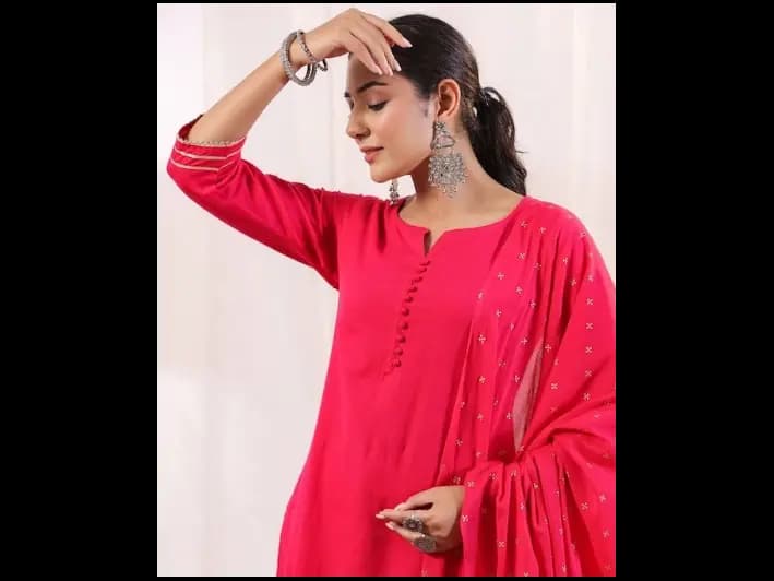 Fuchsia and gold-toned solid kurta with trousers with dupatta (2)