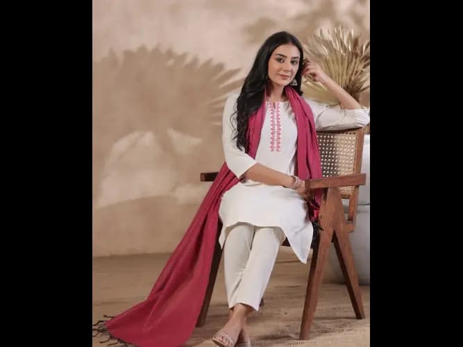 Ethnic Motifs Embroidered Thread Work Pure Cotton Kurta With Trousers & Dupatta (3)