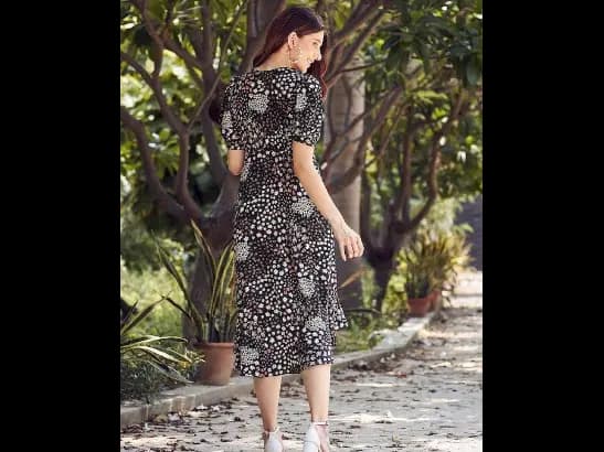 Black & White Crepe Wrap Dress (3)