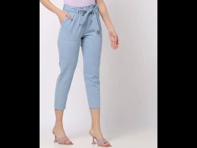 Lightly Washed Capri Jeans with Belt