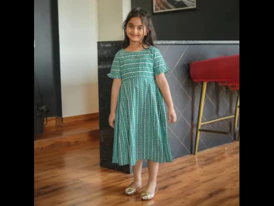 DABU GREEN ZIGZAG MOM AND DAUGHTER DRESSES (4)