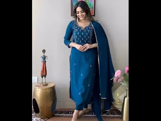 Ethnic Motifs Embroidered Thread Work Detail Straight Kurta & Trousers With Dupatta