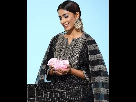 Black embroidered Kurta with Trousers with dupatta (3)