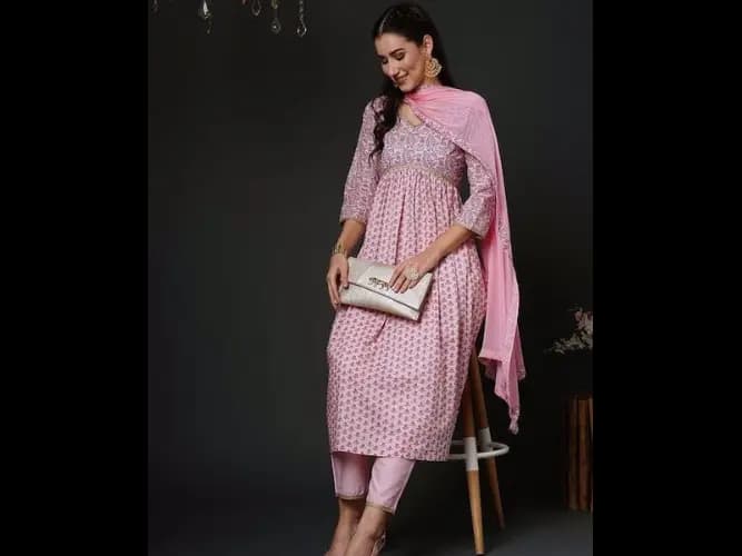Zari Embroidered Pleated Kurta with Trousers & Dupatta (3)