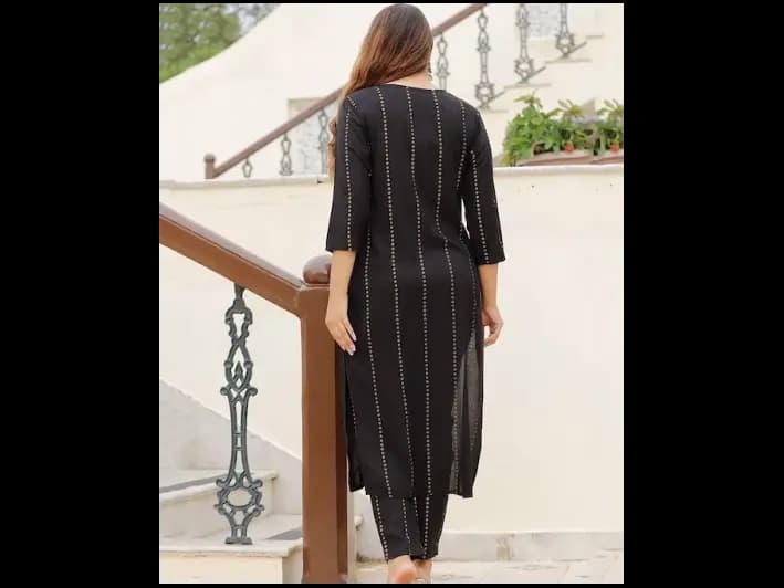 Bandhani Embroidered Thread Work Kurta with Trousers (2)