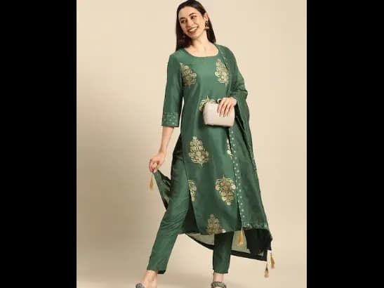 Women Green Floral Printed Regular Kurta with Trousers & With Dupatta