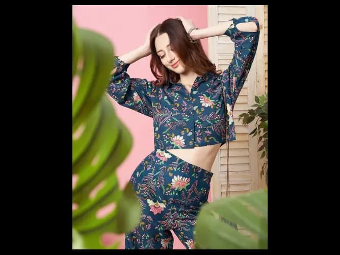 Printed Crop Shirt With Trousers (5)
