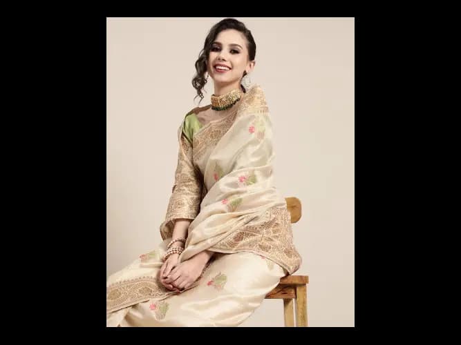 Ethnic Motifs Silk Blend Saree with Woven Design border