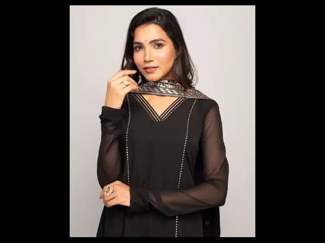 Crepe A-Line Kurta With Trousers & Dupatta (4)