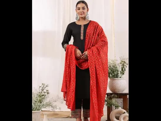 Ethnic Motifs Printed Regular Kurta With Trousers & Dupatta (2)