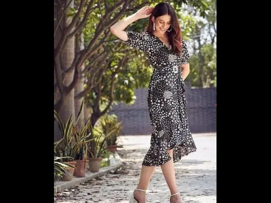 Black & White Crepe Wrap Dress (4)