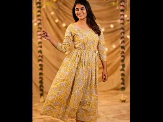 Indo Western Kurti with Elastic in Sleeve & Waist