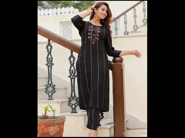 Bandhani Embroidered Thread Work Kurta with Trousers