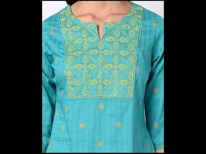Floral Embroidered Straight Kurta (2)