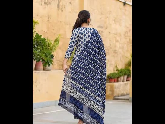 Off-White & Navy Blue Printed Kurta with Trousers & Dupatta (4)