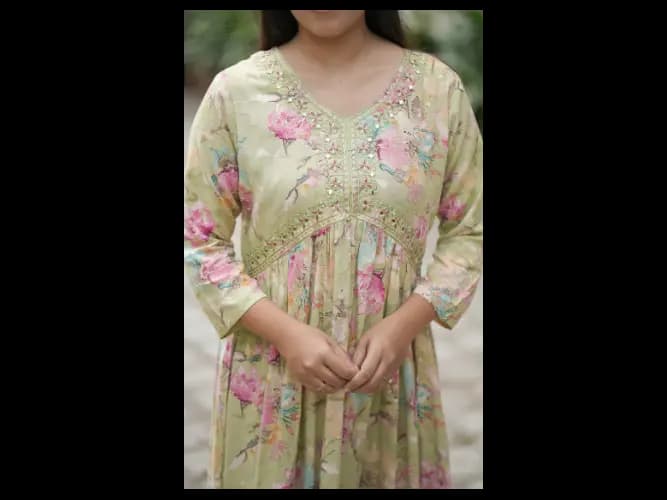 Pista Green A-Line Midi Dress (3)
