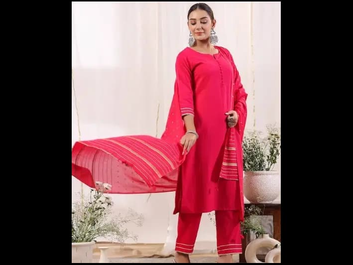 Fuchsia and gold-toned solid kurta with trousers with dupatta (3)