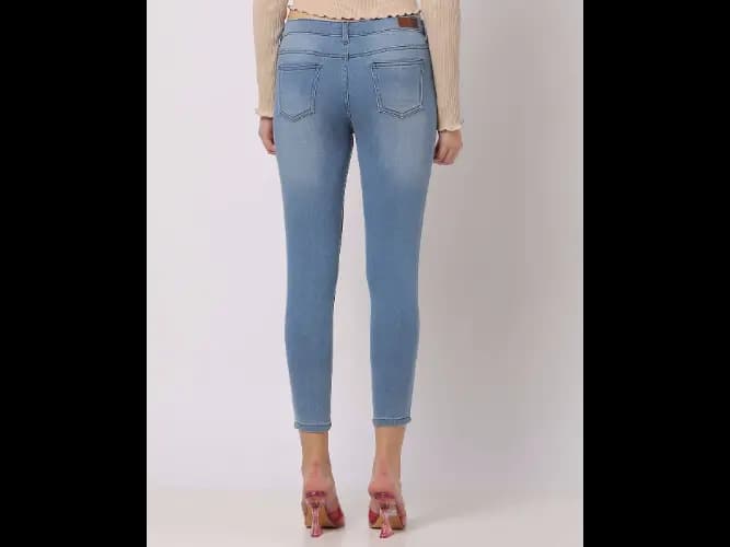 Lightly Washed Skinny Fit Jeans (3)