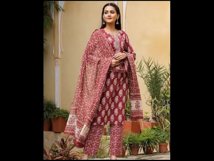 Maroon & White Printed Kurta with Trousers & Dupatta (4)