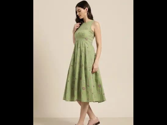 Women Green & Pink Printed Anarkali Kurta (3)