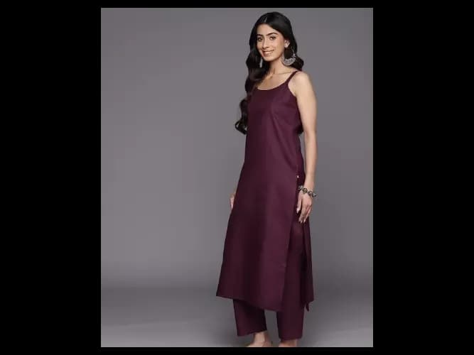 Regular Kurta With Trousers & Dupatta (3)