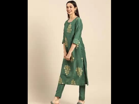 Women Green Floral Printed Regular Kurta with Trousers & With Dupatta (2)