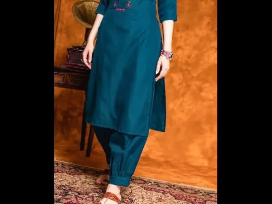 Floral Embroidered Regular Pure Cotton Kurta With Patiala & Dupatta (3)