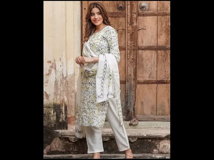 Ethnic Motifs Printed Thread Work Pure Cotton Kurta with Trousers & Dupatta (4)
