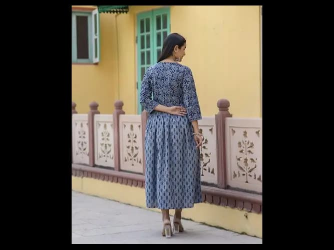 Ethnic Motifs Printed Cotton Fit And Flare Midi Dress (4)