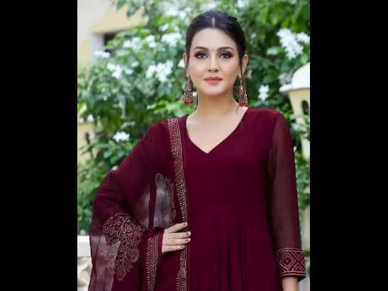 Anarkali Kurta With Trousers & Dupatta (4)