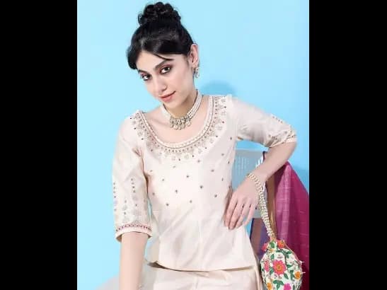 Ethnic Motifs Viscose Rayon Kurta Set (2)