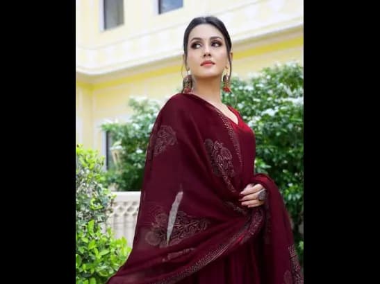 Anarkali Kurta With Trousers & Dupatta (3)