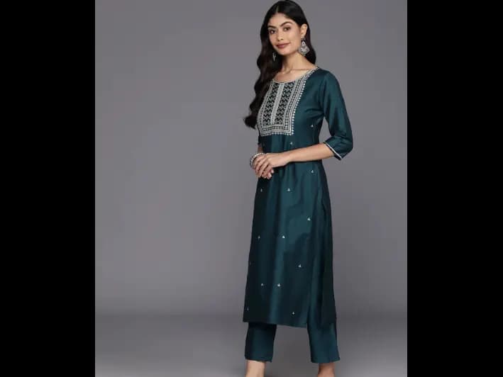 Floral Yoke Design Regular Sequinned Kurta with Trousers With Dupatta (2)
